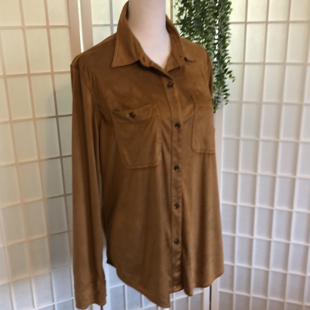 *WINTER SALE* Chaps Faux Suede Shirt in Dark Caramel, Chest Pockets, Lg. - Picture 2 of 5